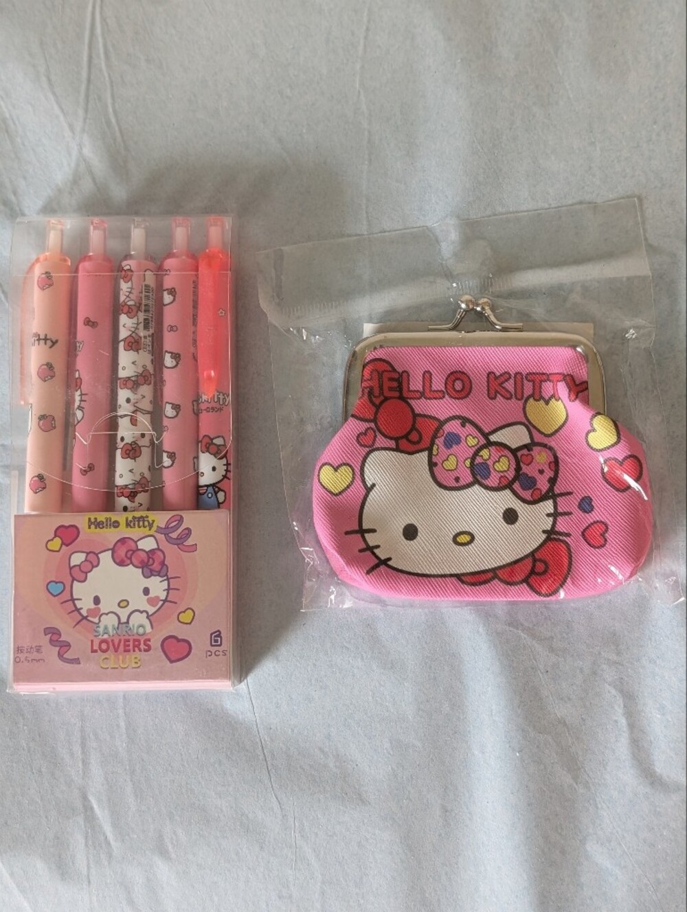 Hello Kitty Coin Purse and 5 Pens New